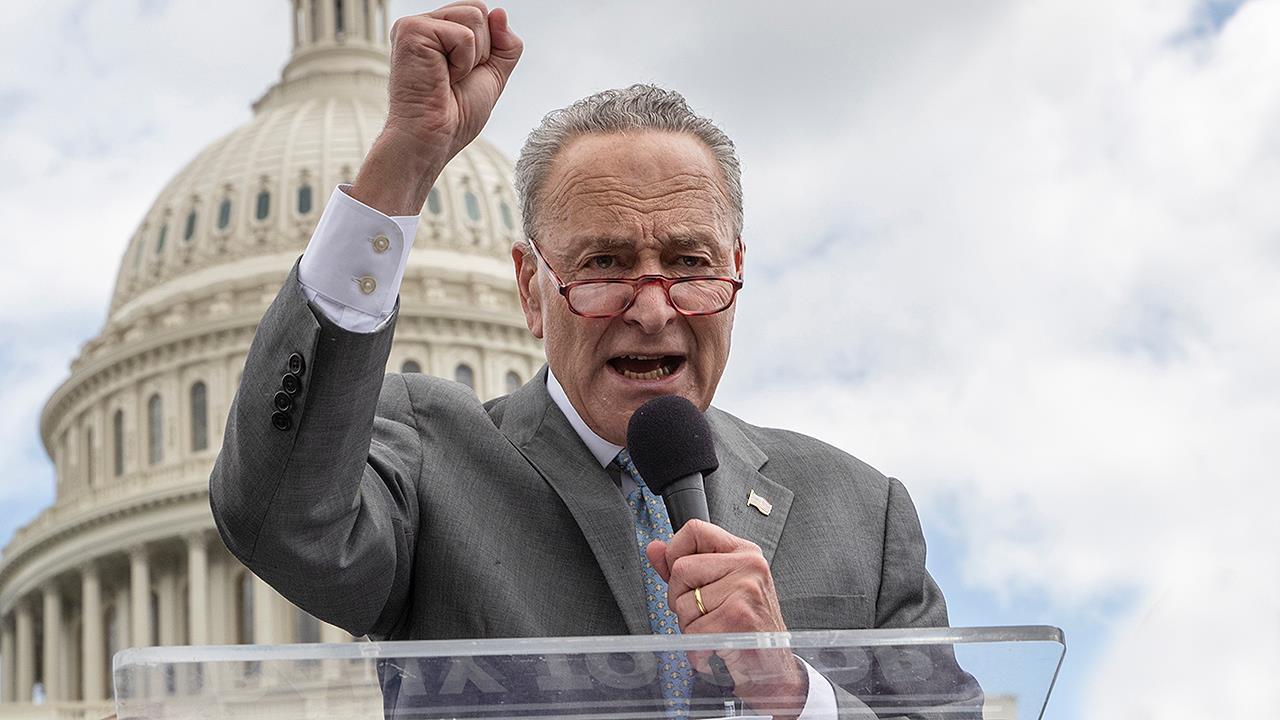 Schumer: Democrats ready to sue for Kavanaugh's records