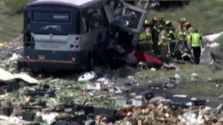 Fatalities in crash involving bus and semi in New Mexico