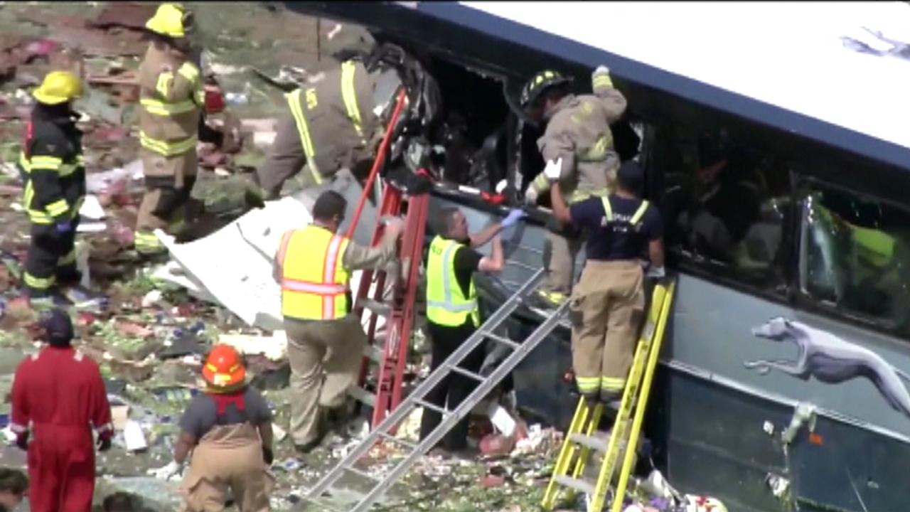 At least 7 dead in New Mexico bus crash