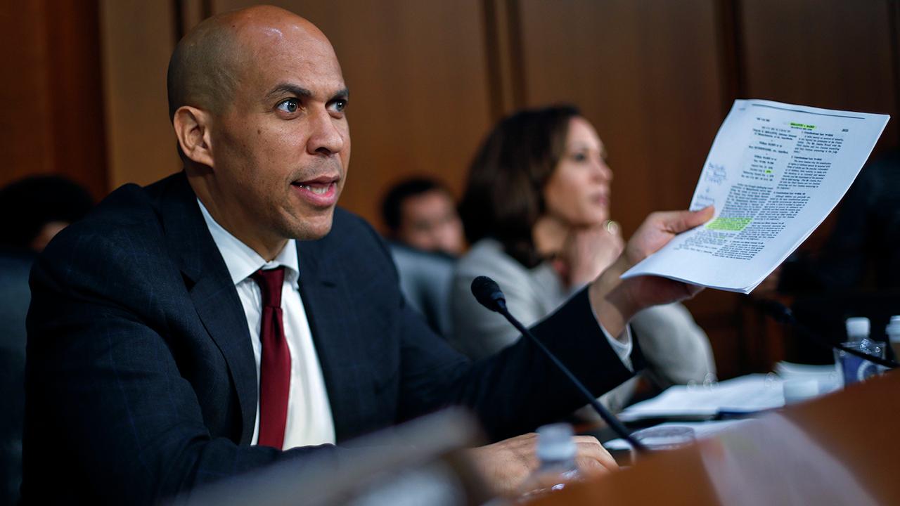 Cory Booker tweets confidential Kavanaugh documents