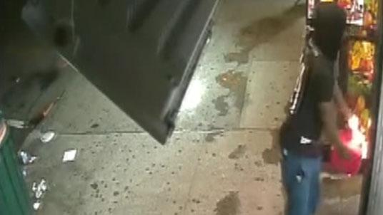 Man tries to set Bronx deli on fire