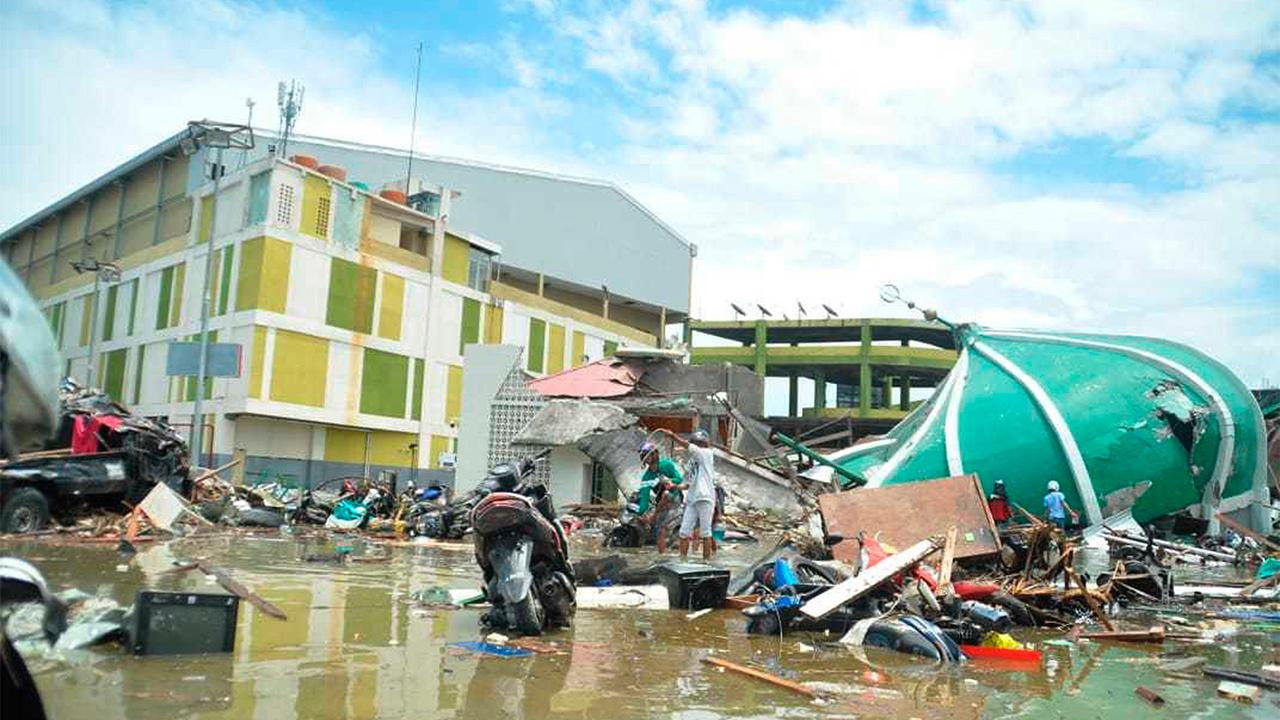 More than 800 dead after Indonesia earthquake, tsunami