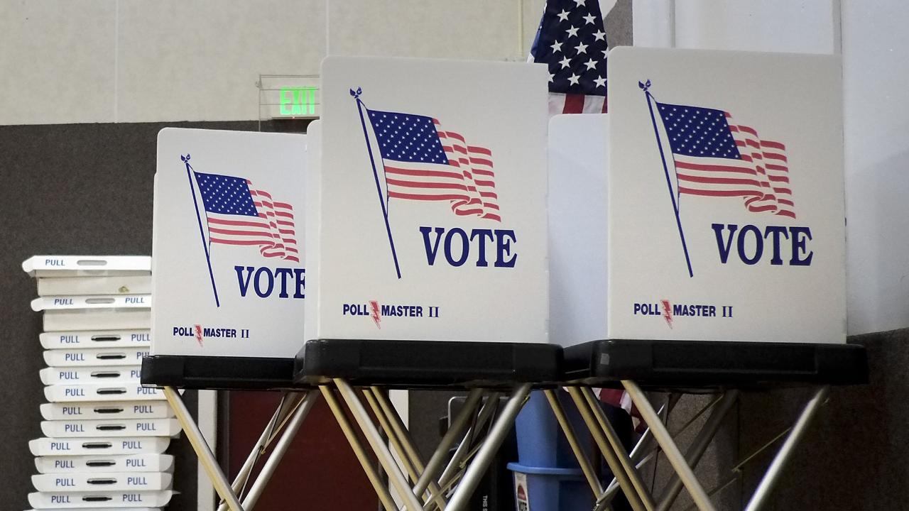 What are independent voters looking for in the midterms?