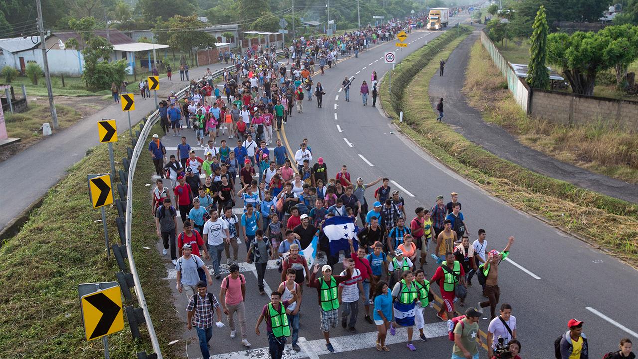 Migrant caravan passing through Mexico without resistance