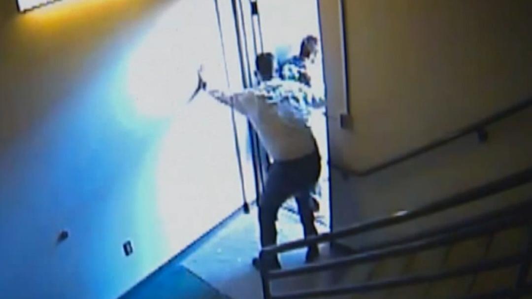 Amazing video: Judge chases escaping inmates