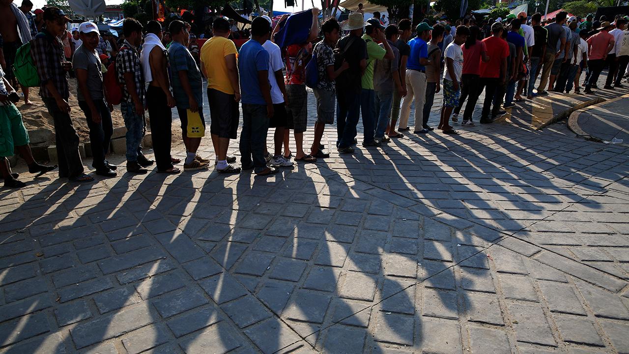 Migrant caravan members refuse Mexico's asylum offer