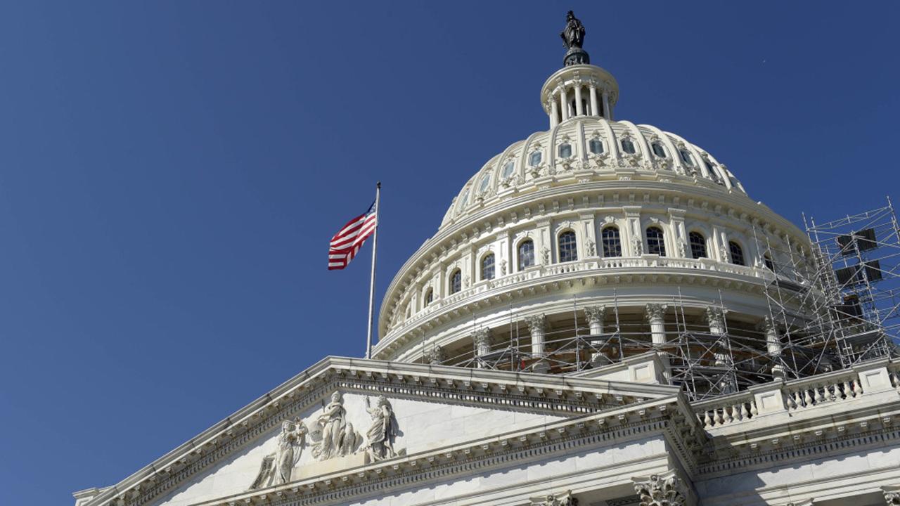 Split decision: Dems win back the House, GOP hold the Senate
