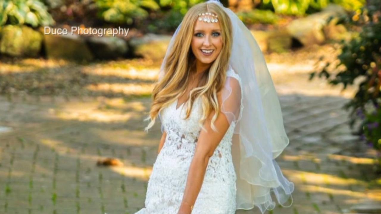 Newlyweds urge thief to return wedding dress stolen from car