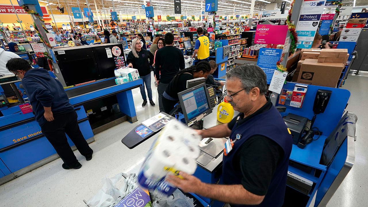 Retailers brace for start of holiday shopping season