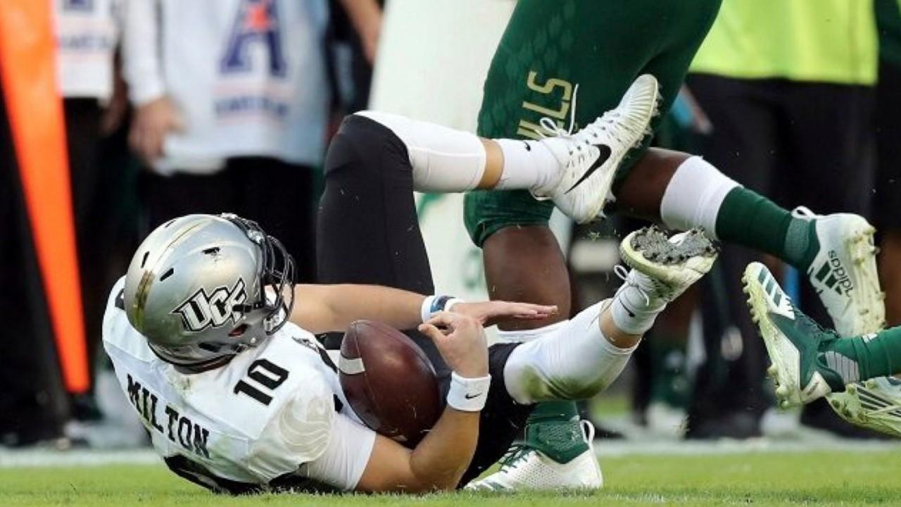 UCF star quarterback suffers a major knee injury during game