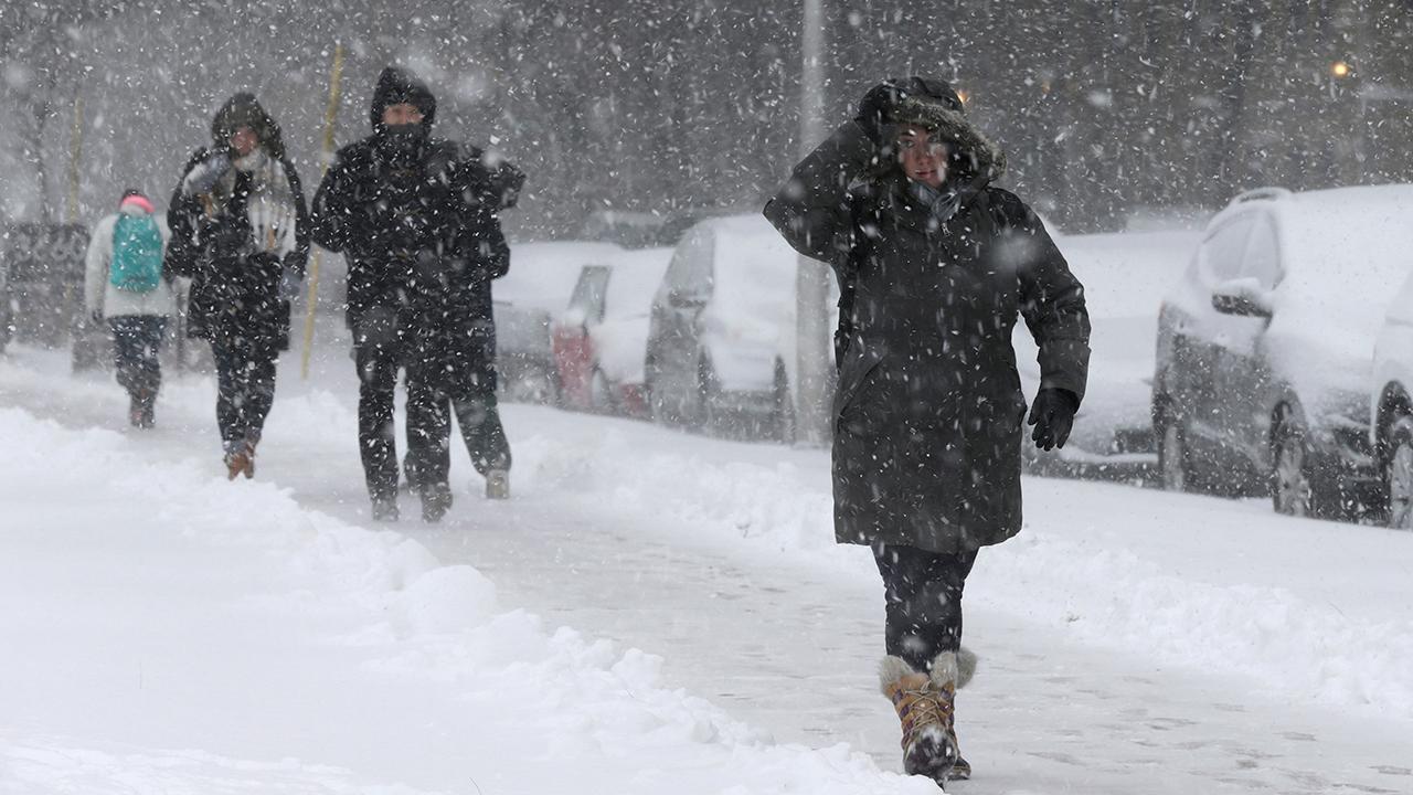 Blizzard-like conditions blast Midwest
