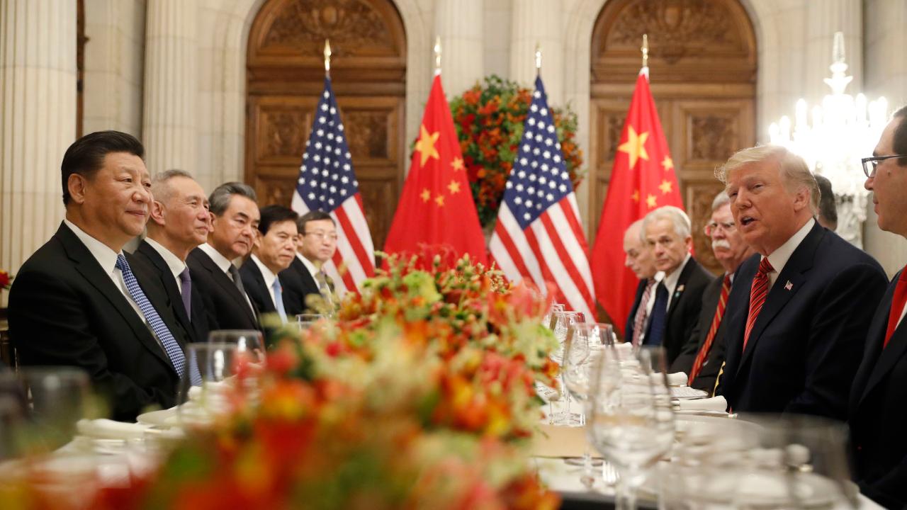 Trump meets with Xi at bilateral dinner