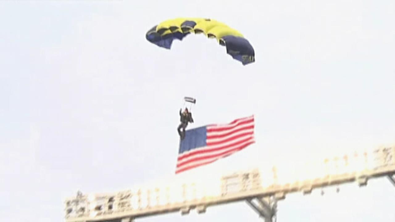 Golden Knights parachute team readies for Army-Navy game