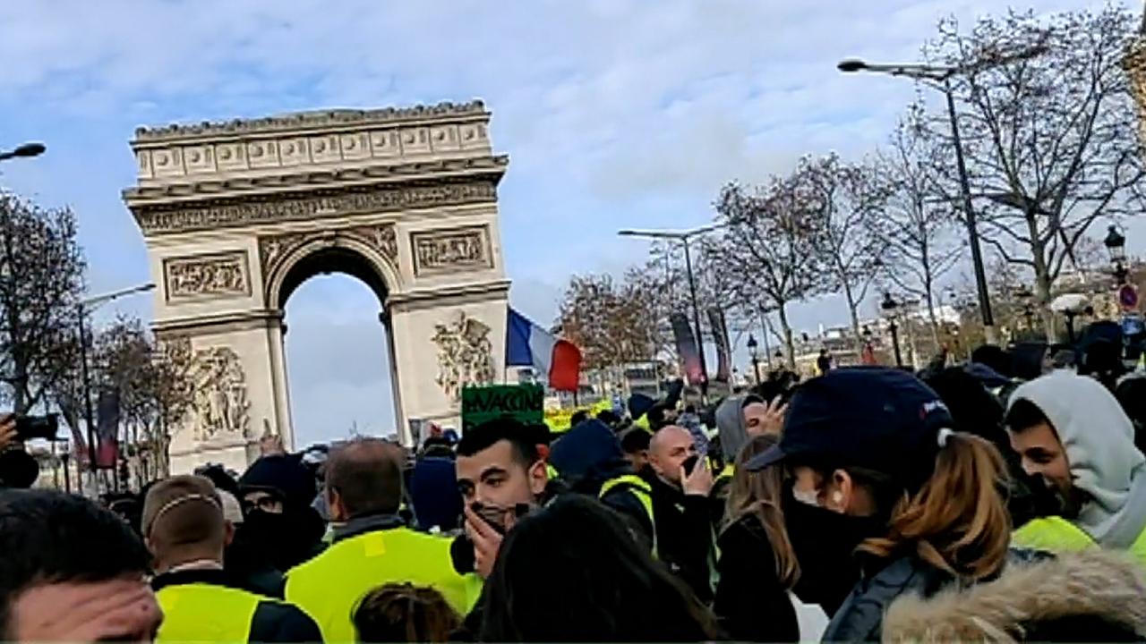 Thousands of protesters gather in central Paris