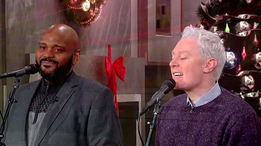 'American Idol' alums Ruben Studdard and Clay Aiken reunite to perform a Christmas classic