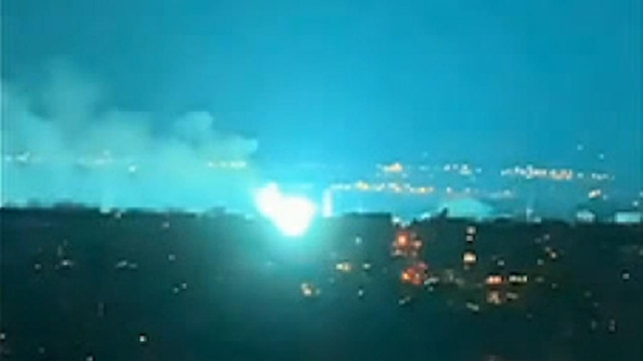 Transformer fire at Con Edison facility turns night sky over New York City an eerie blue-green