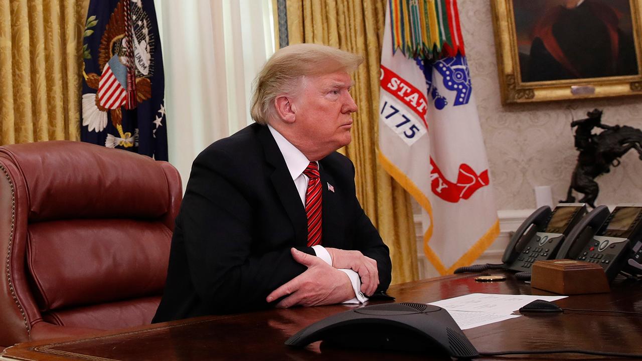 Trump ends 2018 with blizzard of tweets about the border wall