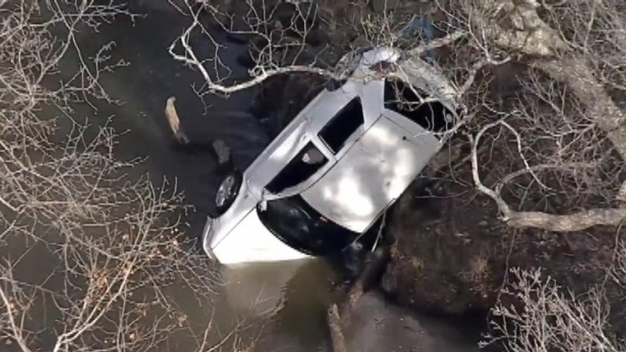 Police recover bodies of missing Texas brothers from submerged car 