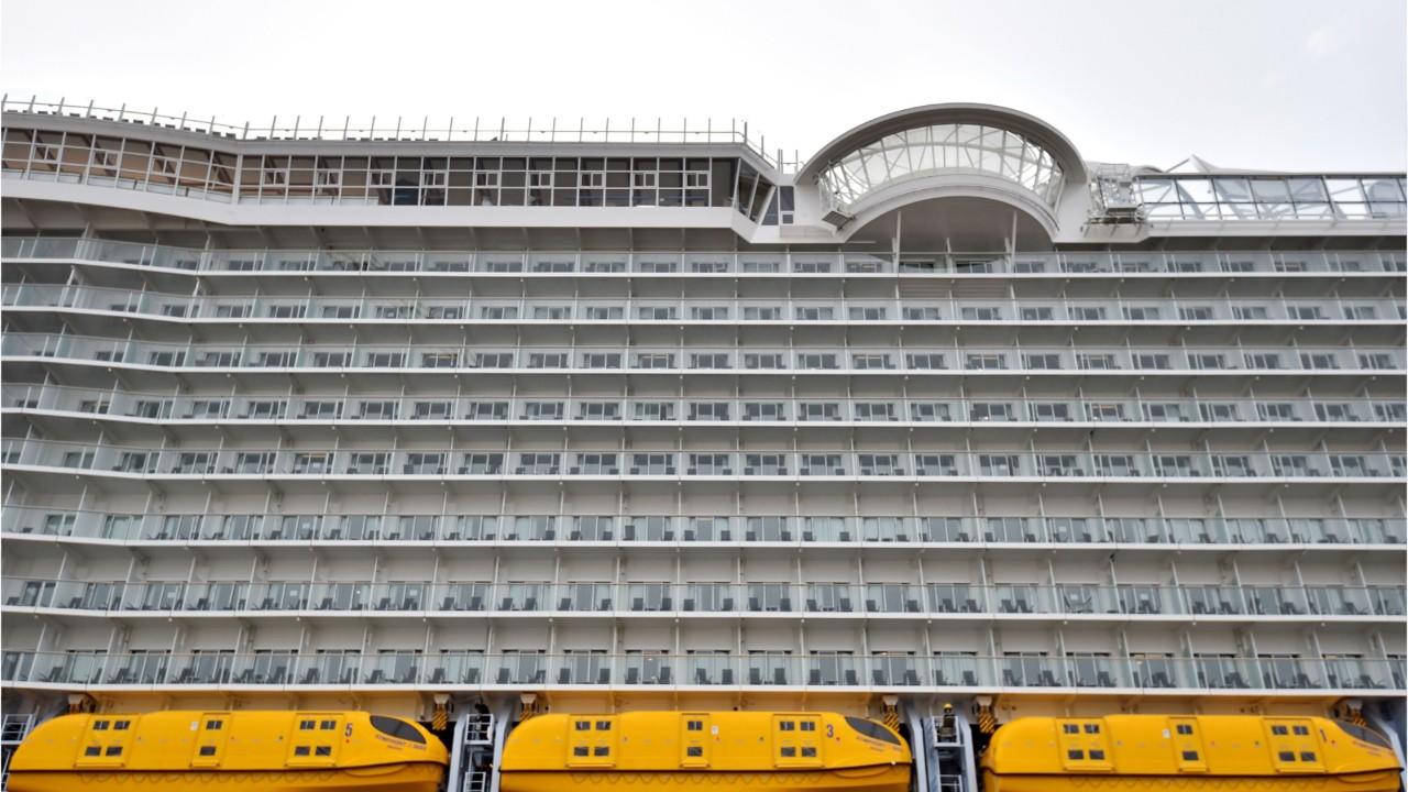 Watch this Man jumps off side of cruise ship in stunt to impress