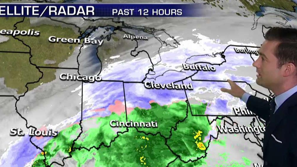 Winter storm blankets the Midwest as it heads towards the Northeast