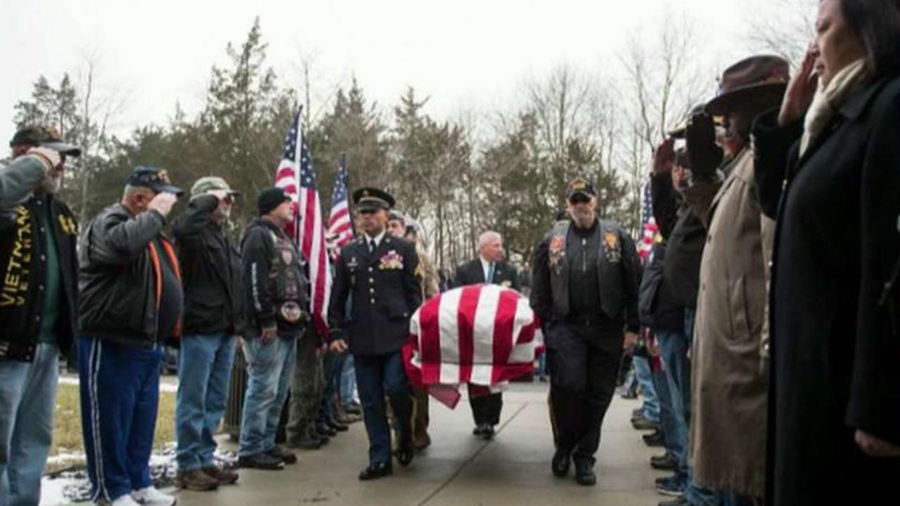 Funeral for Vietnam War veteran, who died alone, draws hundreds of mourners