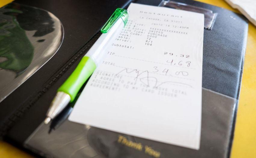Restaurant owner fires back following anti-immigrant message allegedly written on receipt for server