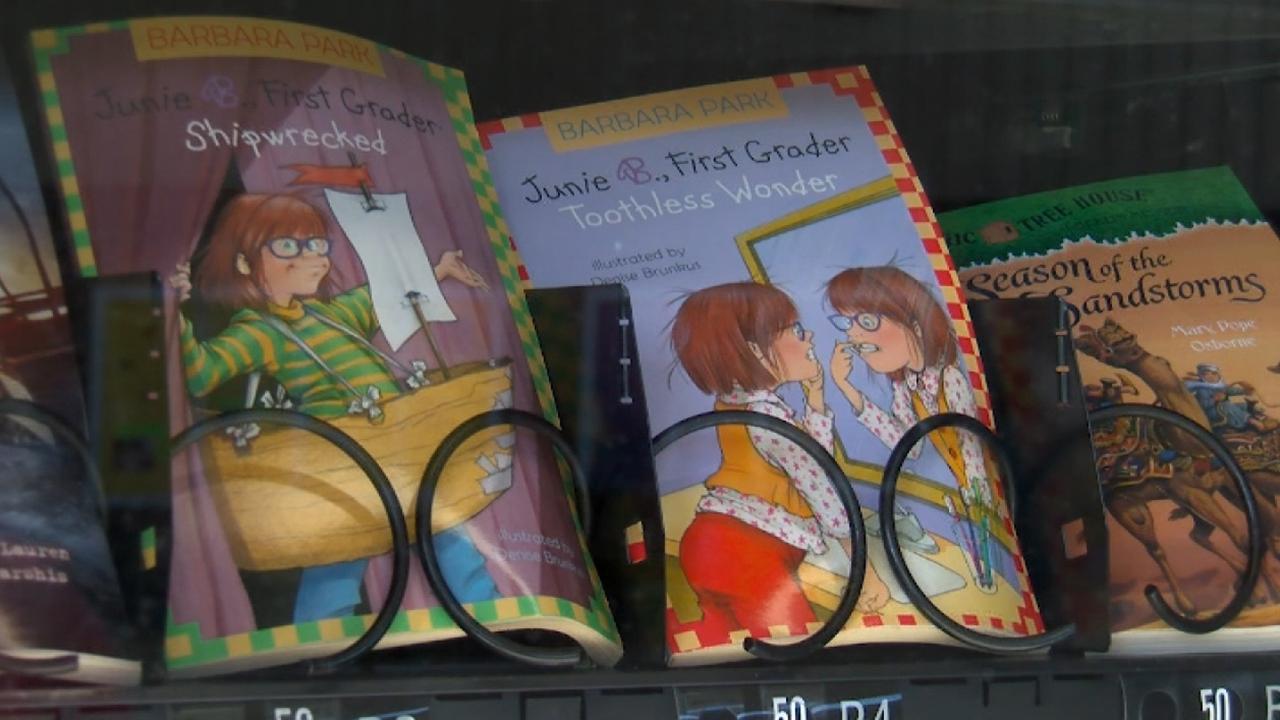 Florida elementary school debuts vending machine that sells books instead of snacks
