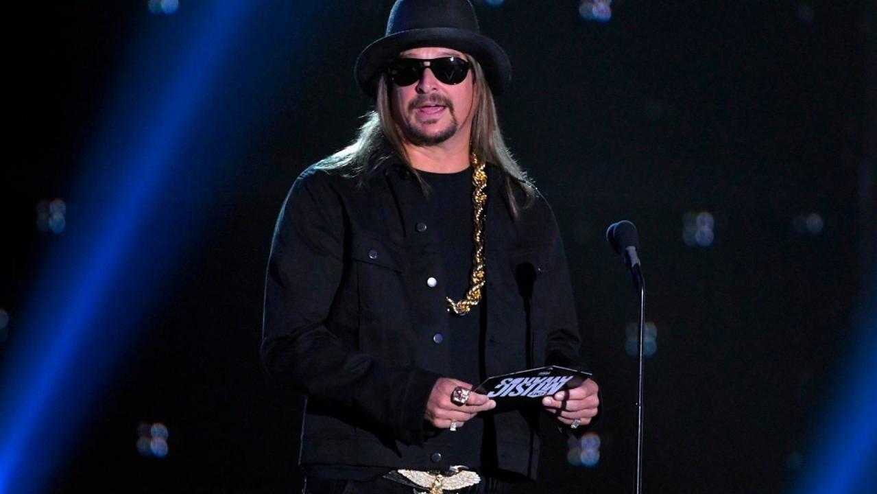 Kid Rock slams Detroit newspaper for bad journalism over an article reporting on racism at one of his restaurants 