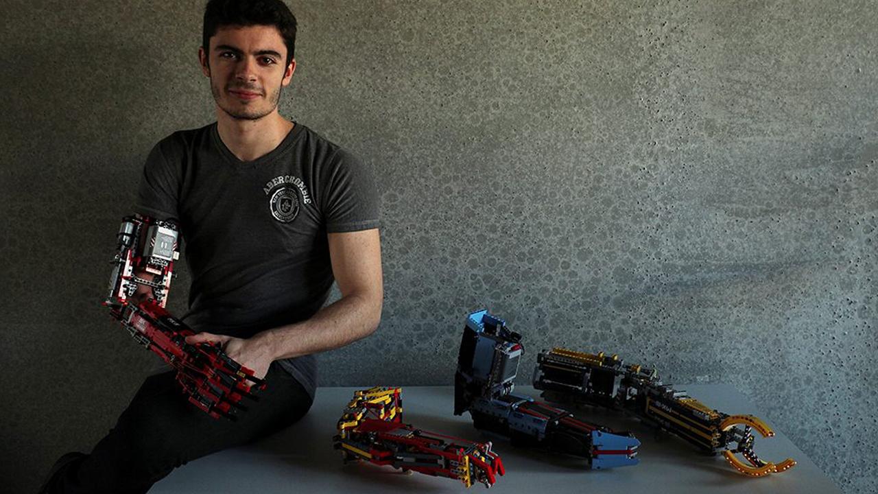 Teen builds his own prosthetic arm out of LEGO bricks
