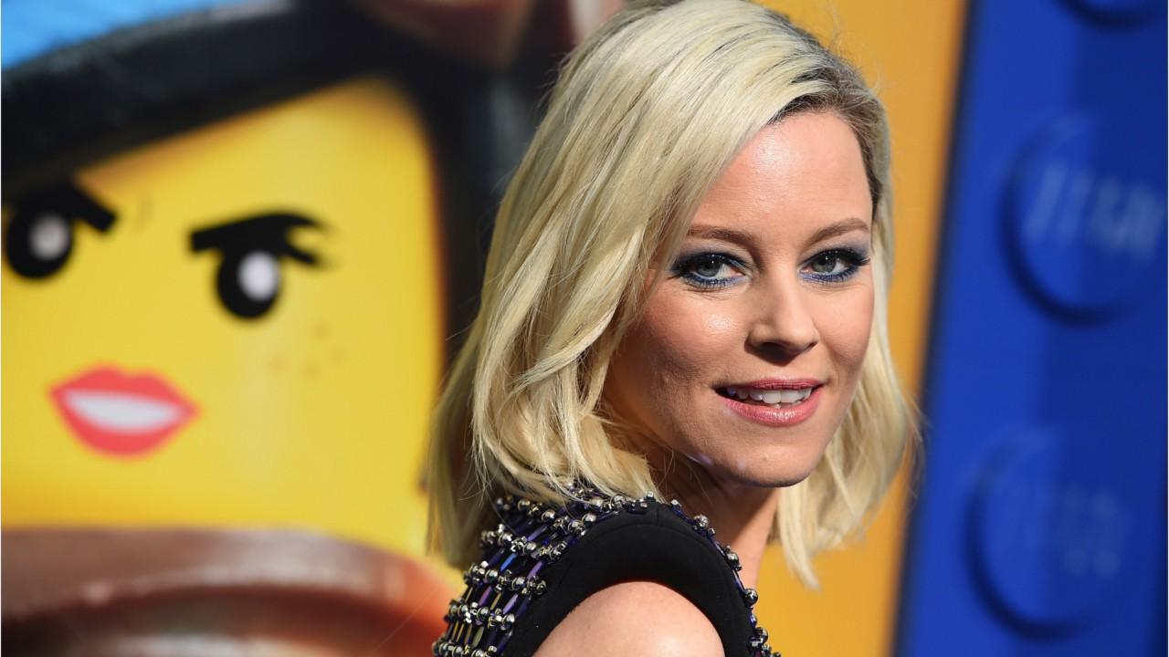 Elizabeth Banks claims she was once told by a Hollywood agent to 'get a boob job'