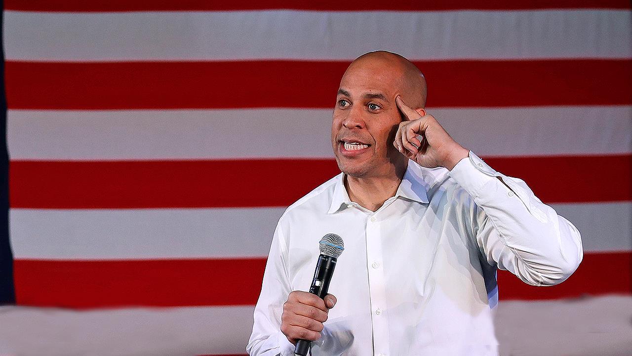 2020 hopeful Cory Booker draws crowds in New Hampshire on President's Day