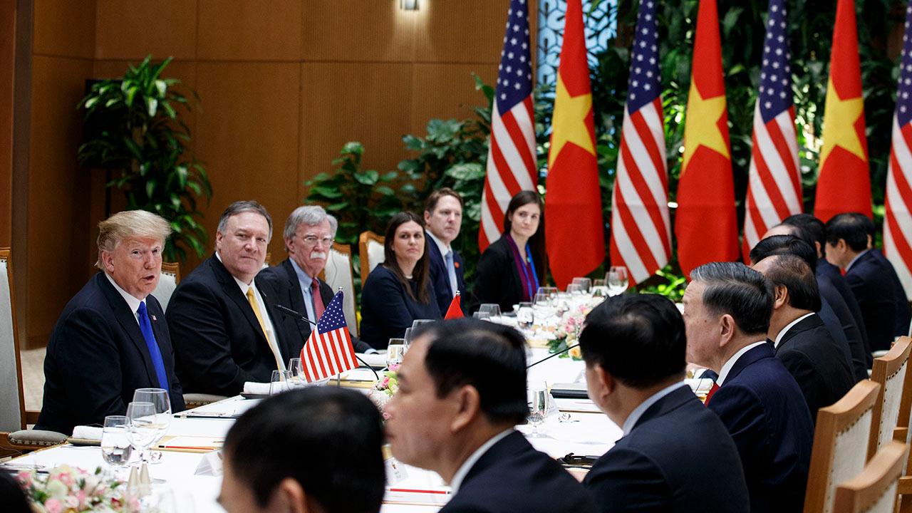 President Trump attends working lunch with Vietnamese prime minister