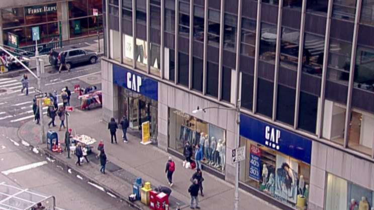 Gap announces 230 store closures, brand restructuring
