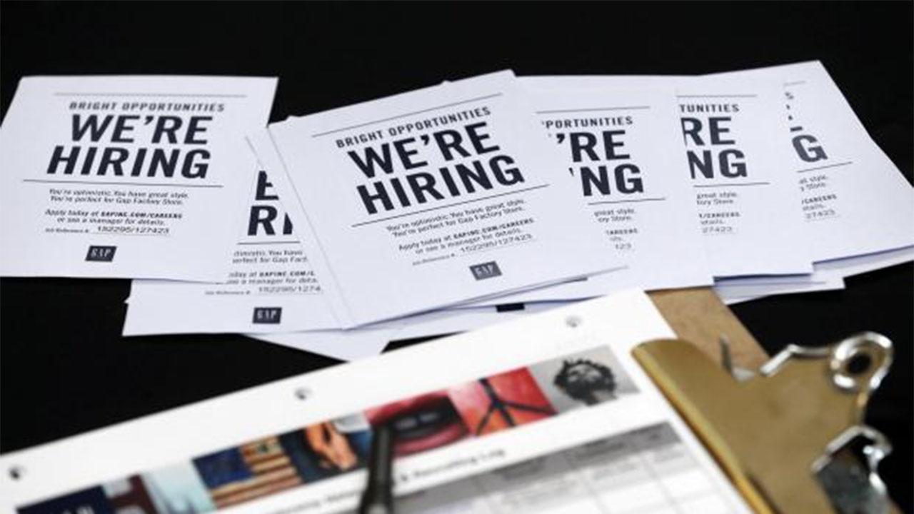 40 percent of employers plan to hire new full-time workers in 2019