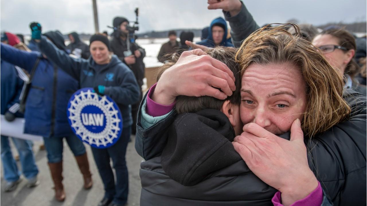 Workers rally outside shuttered Lordstown GM plant in emotional last day on job