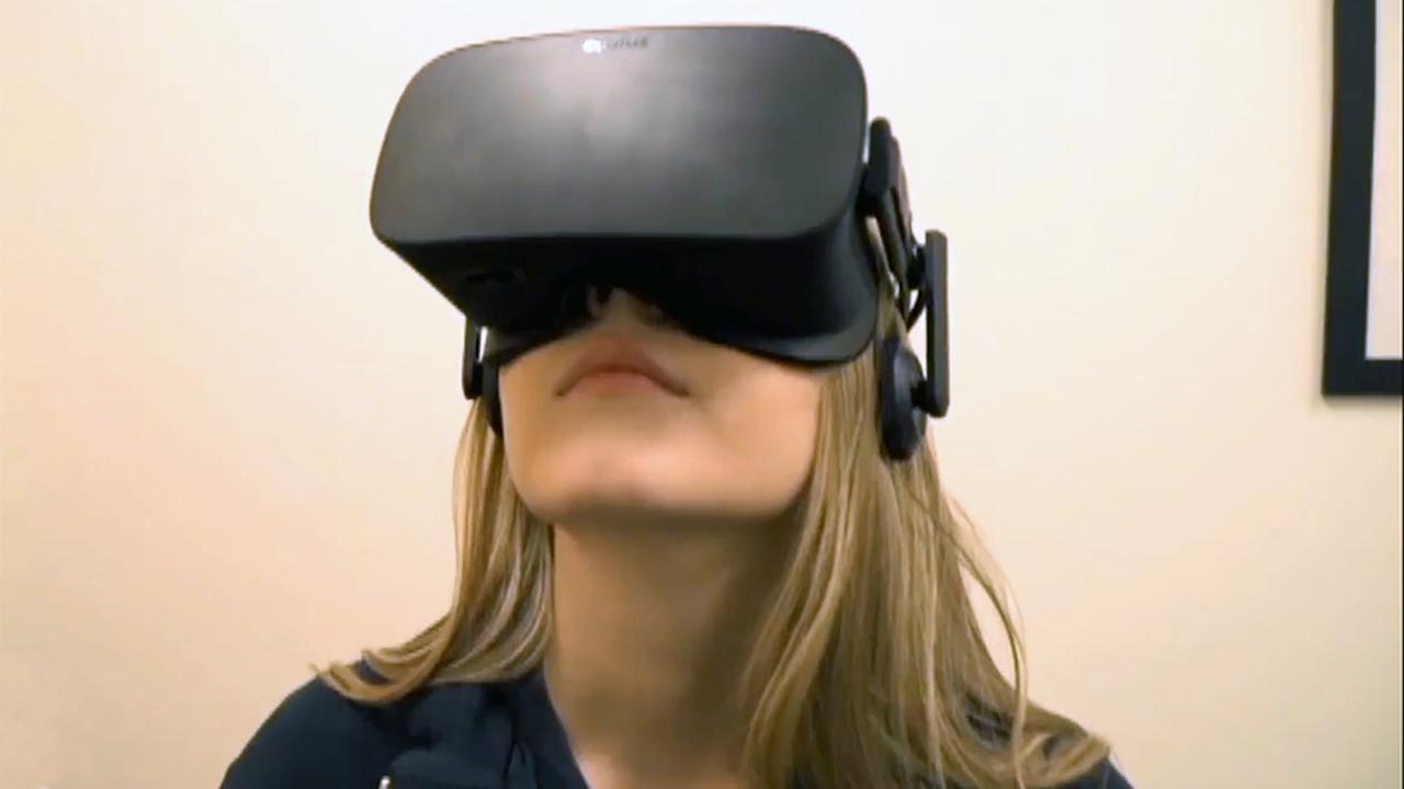 Therapists explore virtual reality to help patients