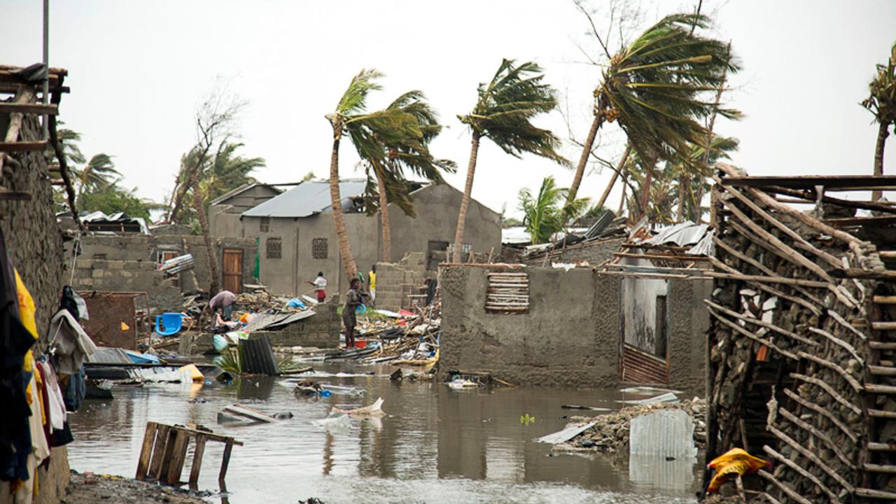Mozambique president fears massive death toll from Cyclone Idai