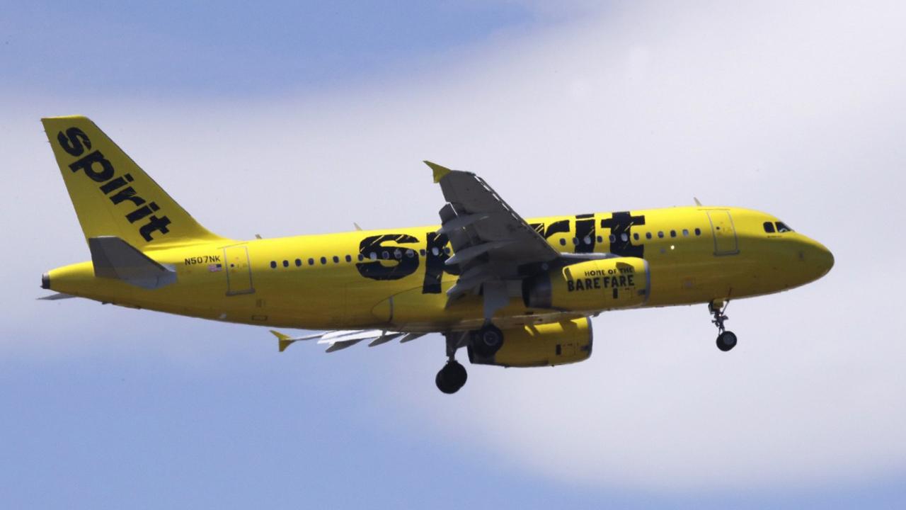 Mom furious after Spirit Airlines booted her teen daughter from flight without her knowledge