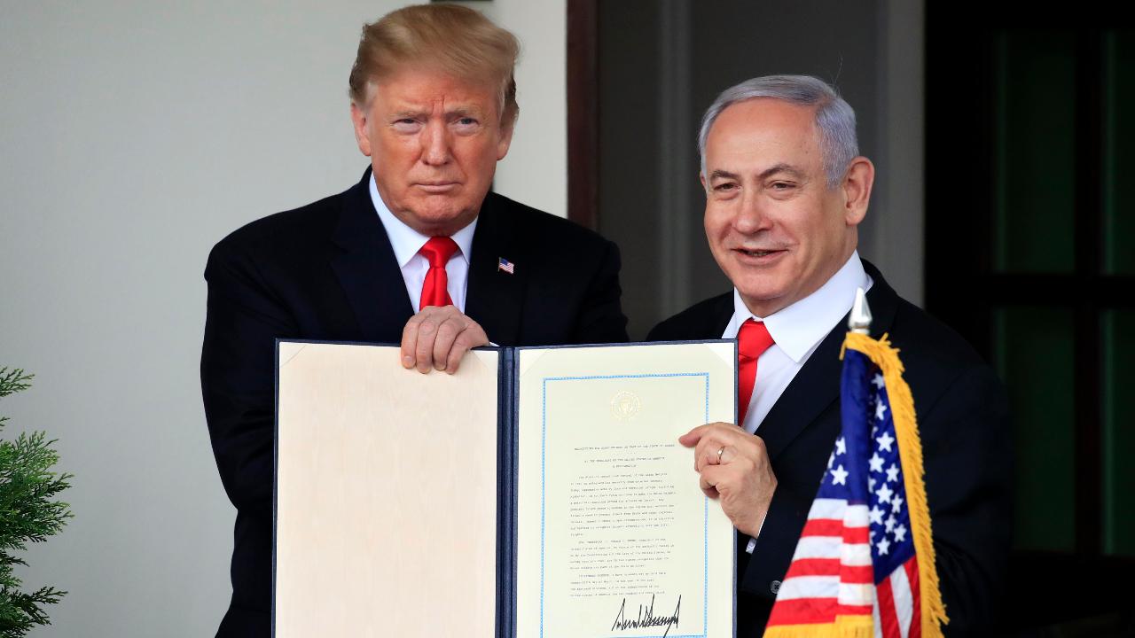 Trump signs executive order recognizing the Golan Heights as Israeli territory
