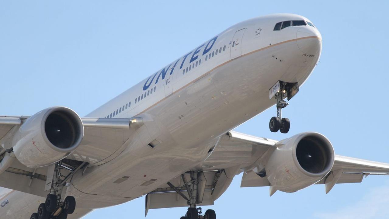 United Airlines flight diverts due to 'strong odor' in cabin; 7 passengers taken to hospitals