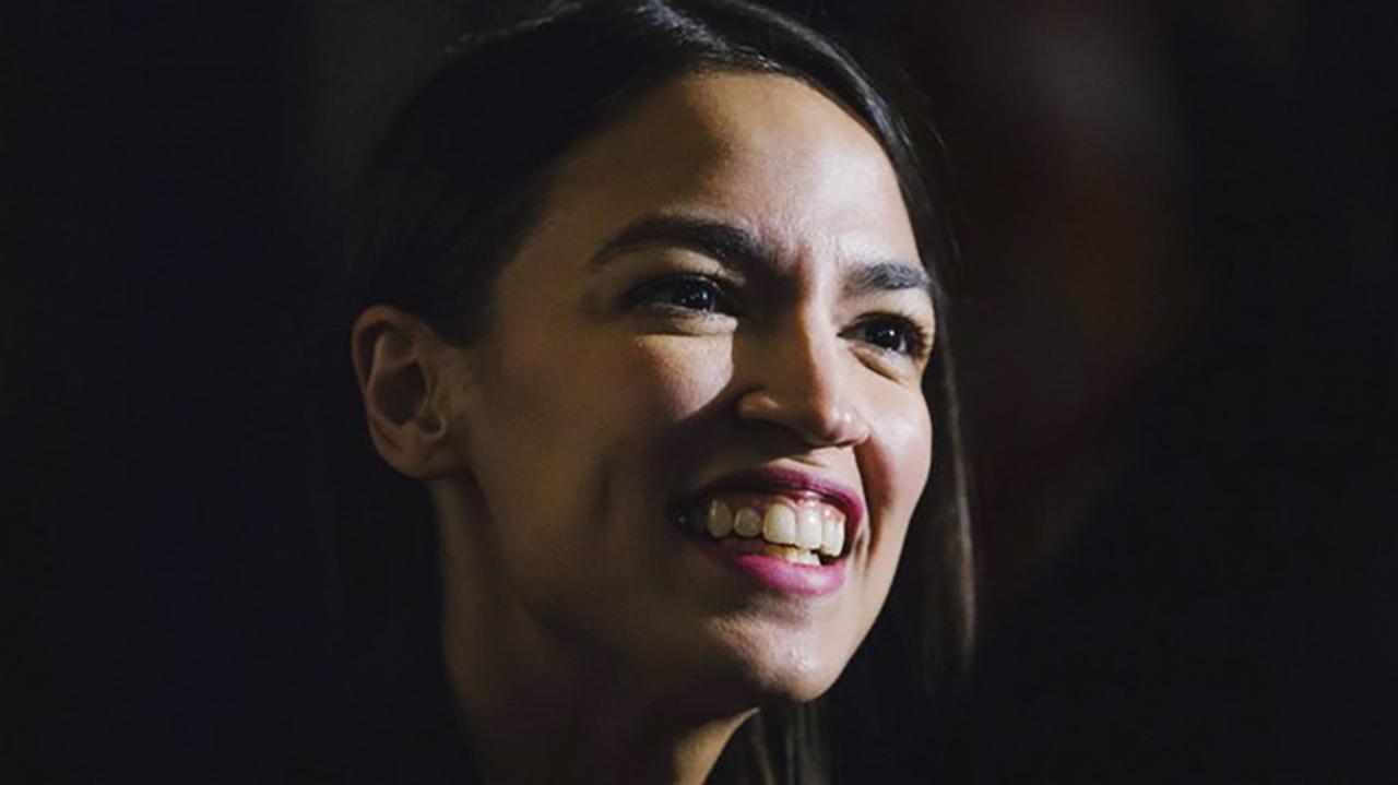 Ocasio-Cortez targets airport croissants for wage equality