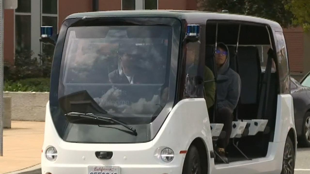 Engineers test driverless buses on University of California-Davis campus