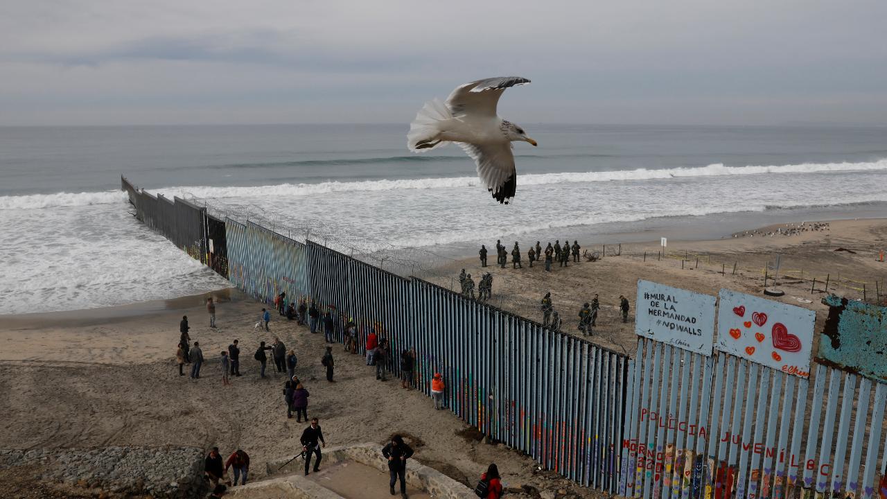 White House tells Congress to 'stop lying and start doing' when it comes to the southern border