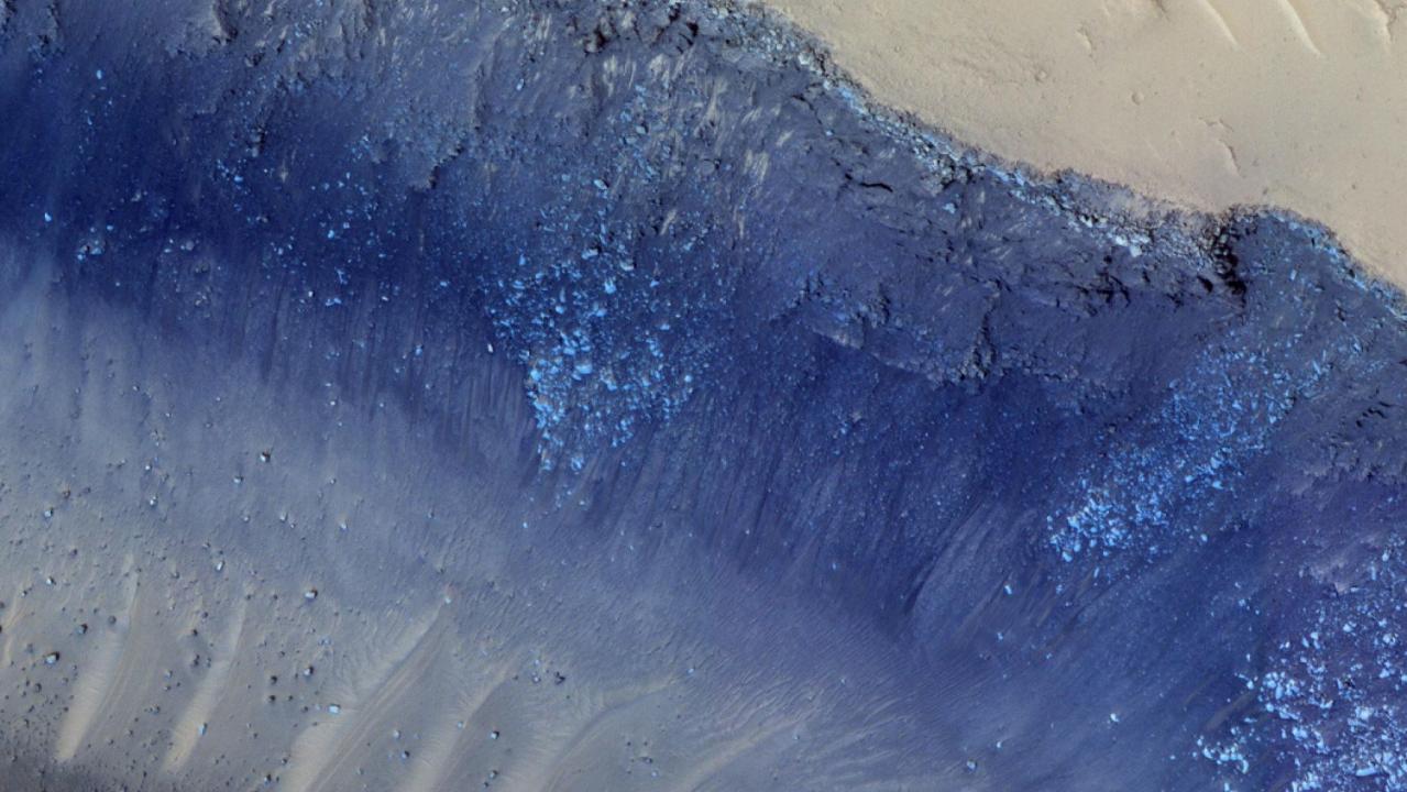 NASA captures Martian landslide in new photo