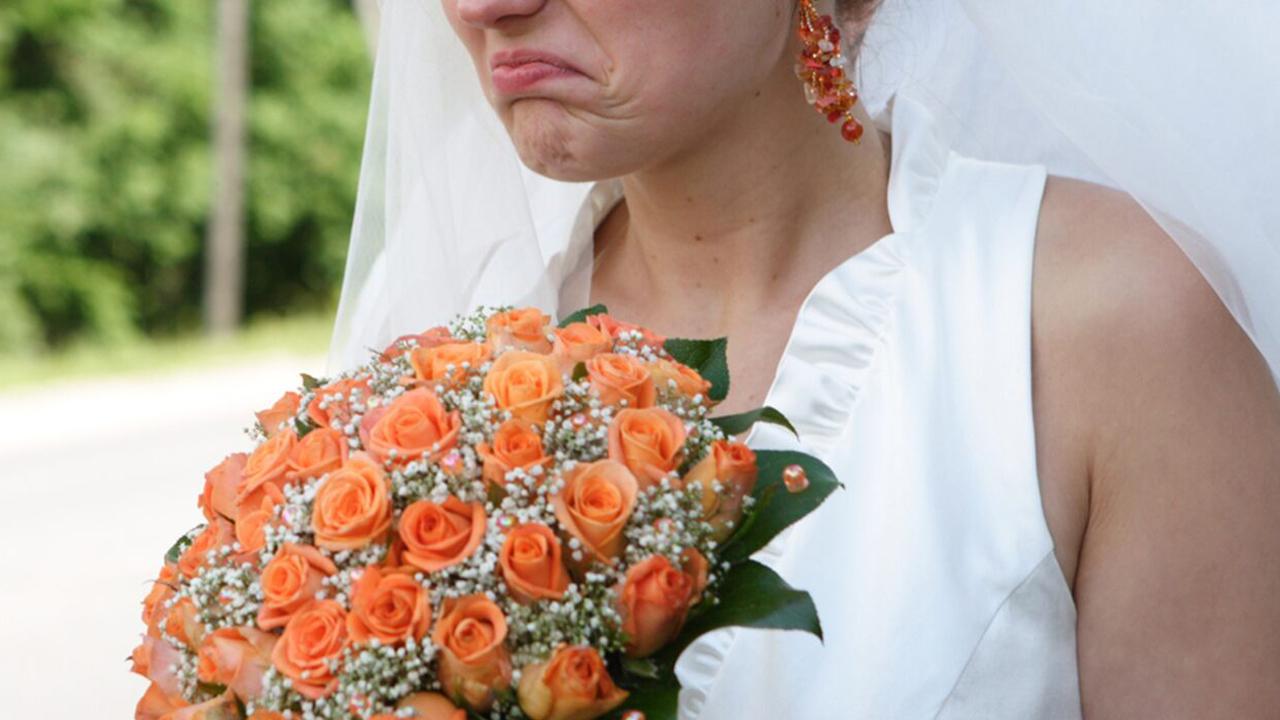 Bride shames wedding guest for bringing '10 Tupperware containers' for leftovers