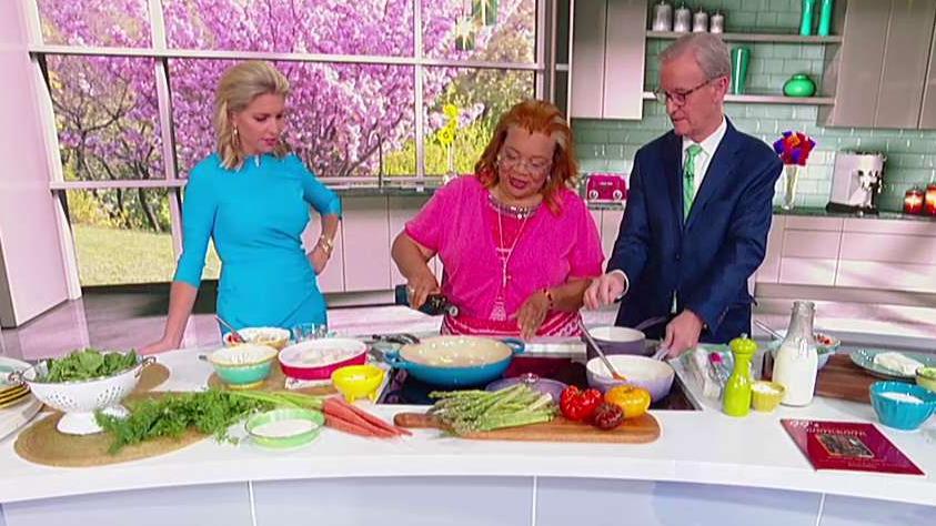 Cooking with 'Friends': Alveda King's scallops and grits