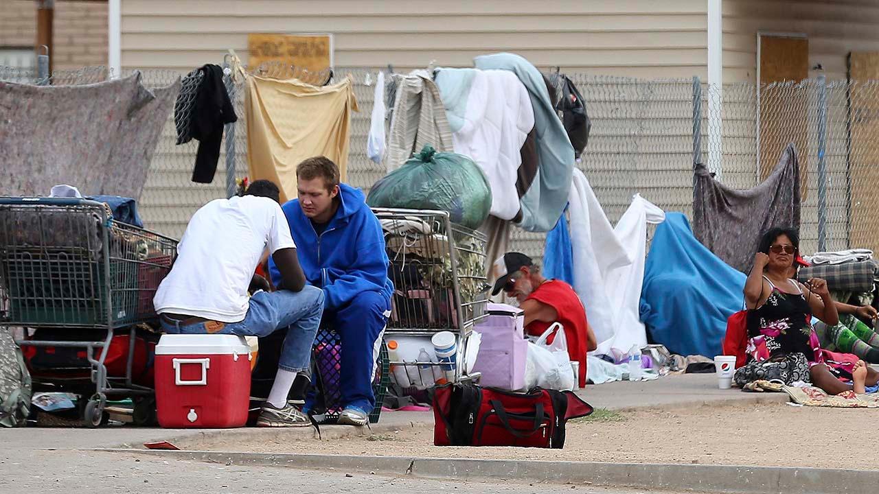 Tucker: Homelessness getting worse in California