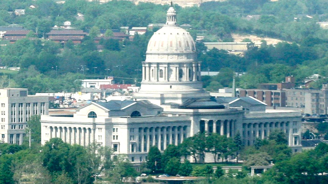 Missouri Senate advances bill to ban abortions in the state