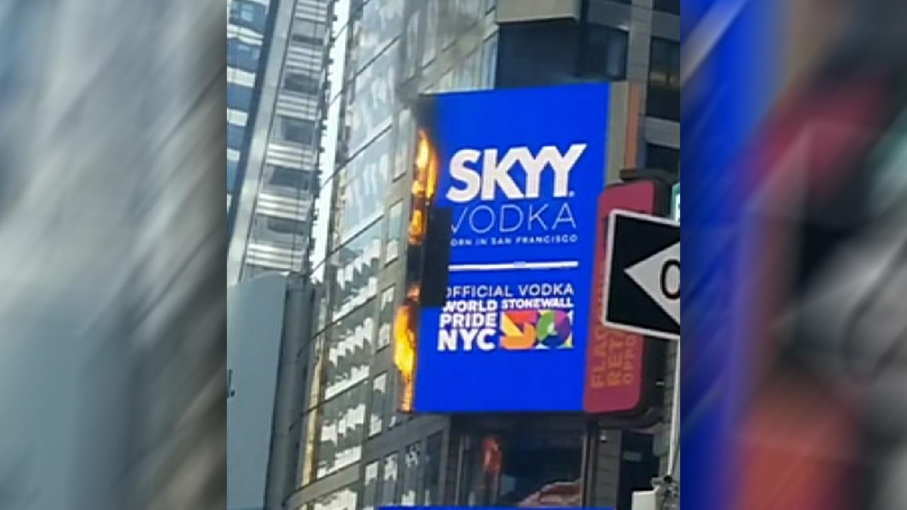 Raw video: Billboard catches fire in New York's Times Square	