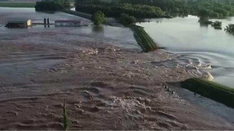 Historic flooding breaches levee forcing evacuations in Northwest Arkansas